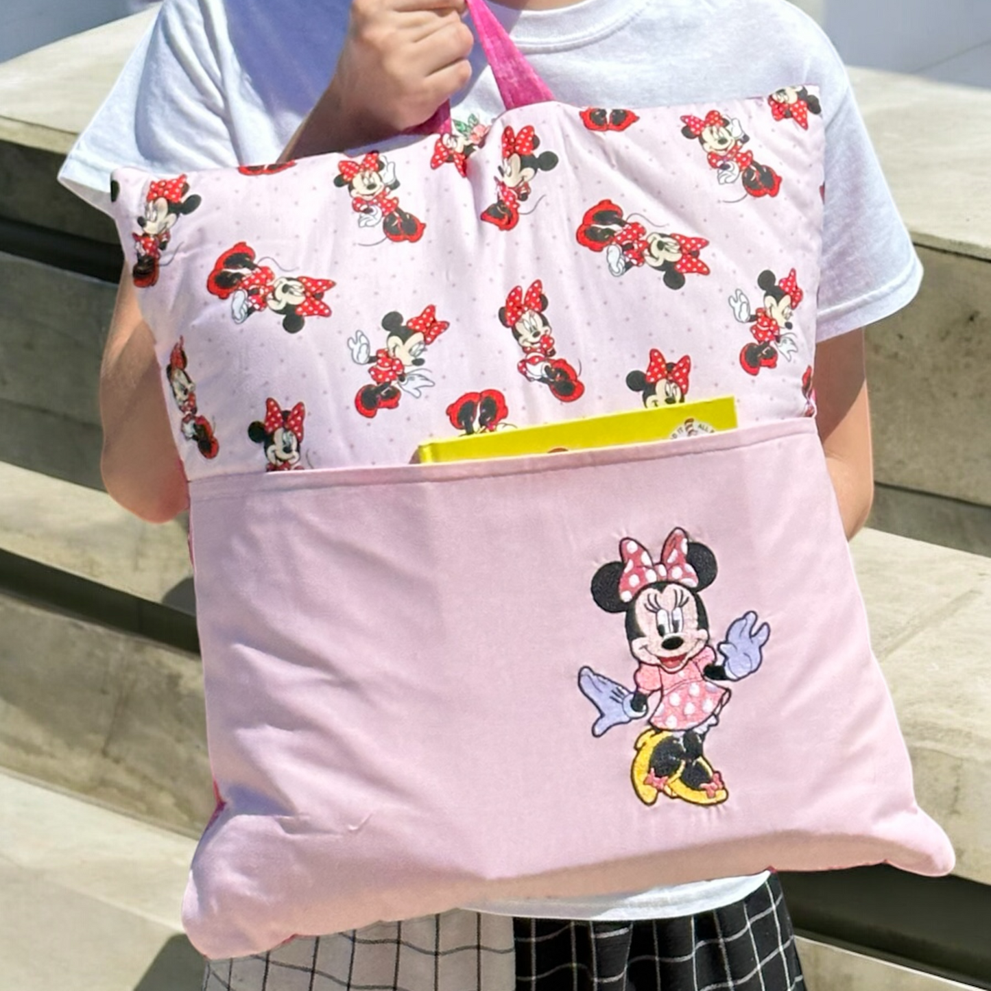 Reading Pillow - Minnie Mouse